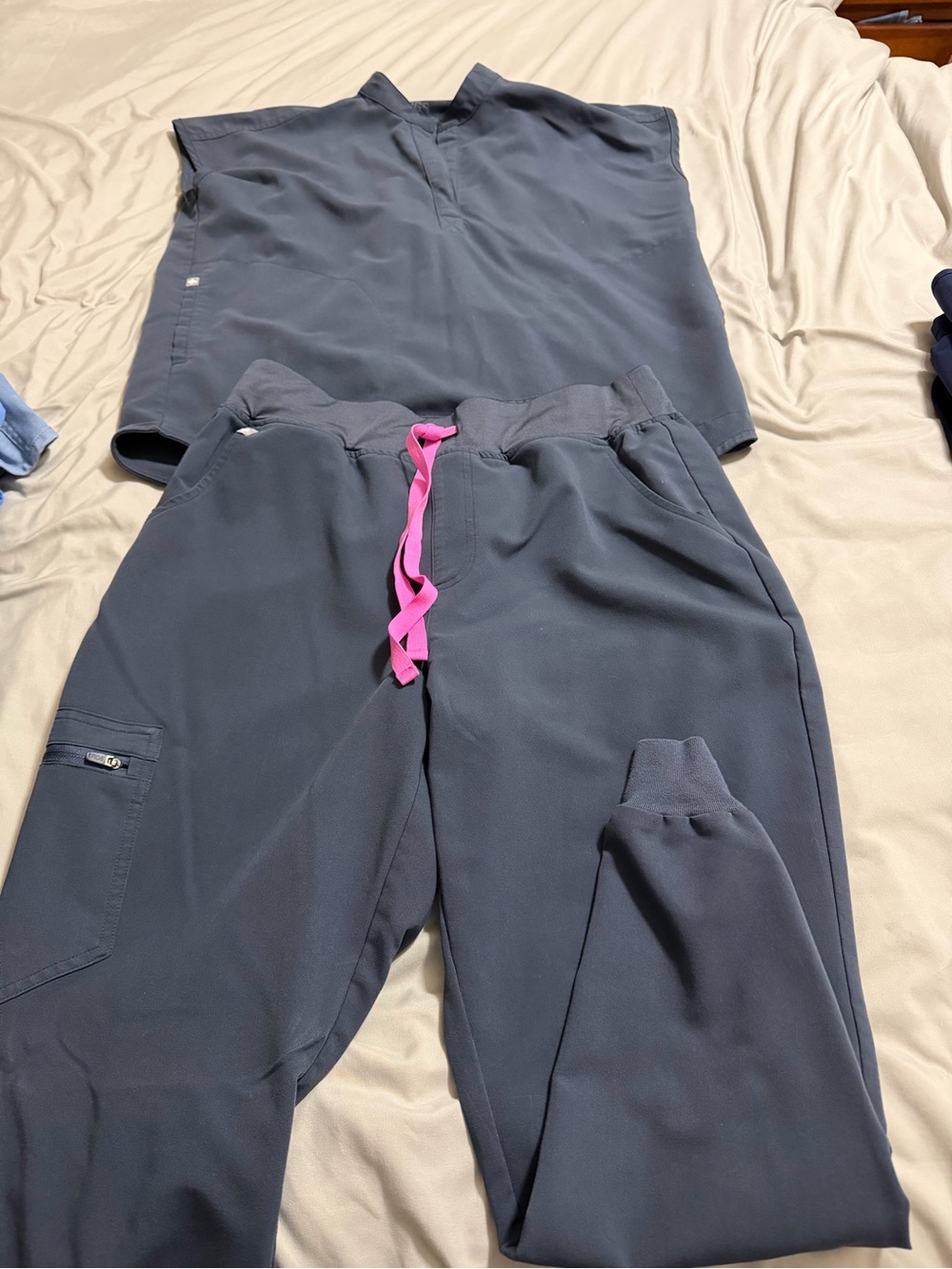 Women’s Figs Dark Harbor Rafael Top size XS with Joggers size PL
